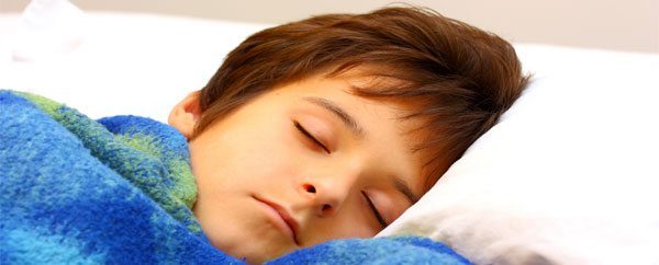 النوم المتأخر يؤثر على القدرات الذهنية للأطفال