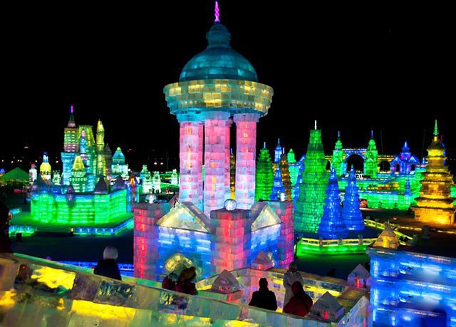 مهرجان المصابيح الجليدية في حديقة أولمبياد بكين