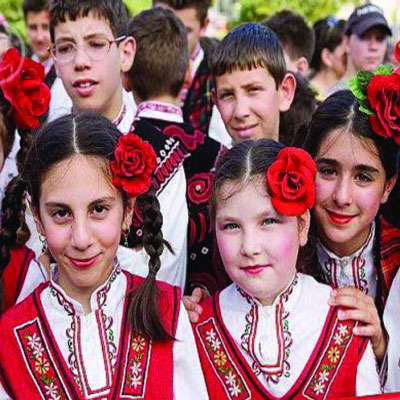 احتفالات عيد الورد في بلغاري