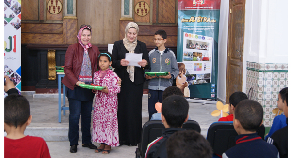 نادي الكتاب بوحدة الفطرة للناشئة بدار الثقافة يقدم جوائز تقديرية لفائدة ناشئة الدار البيضاء