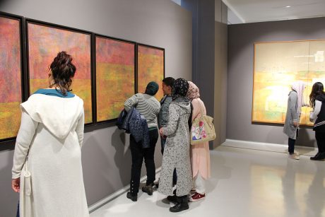 رواد وحدة الفطرة يجوبون أروقة متحف محمد السادس للتعرف على "المرحلة الثالثة من المسار التاريخي للفن التشكيلي بالمغرب"